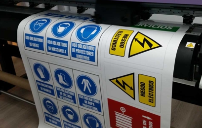 Carteles en vinilo impreso adhesivo a todo color